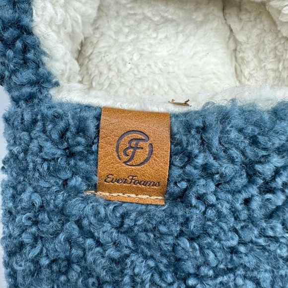 EverFoams Women's Shearling Memory Foam Full Slippers - Picture 4 of 6